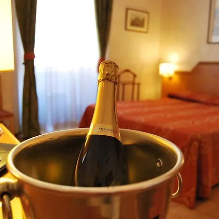 Giotto Flavia Hotell