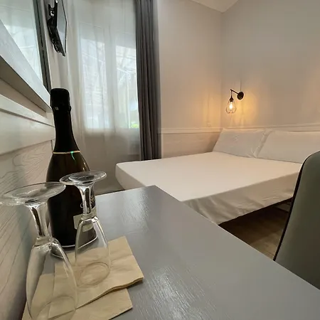 Giotto Flavia Hotell 2*