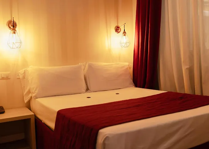 吉欧托弗拉维亚酒店 2*