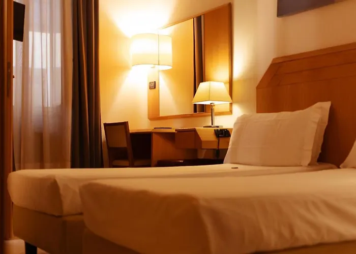 吉欧托弗拉维亚酒店 酒店 2*