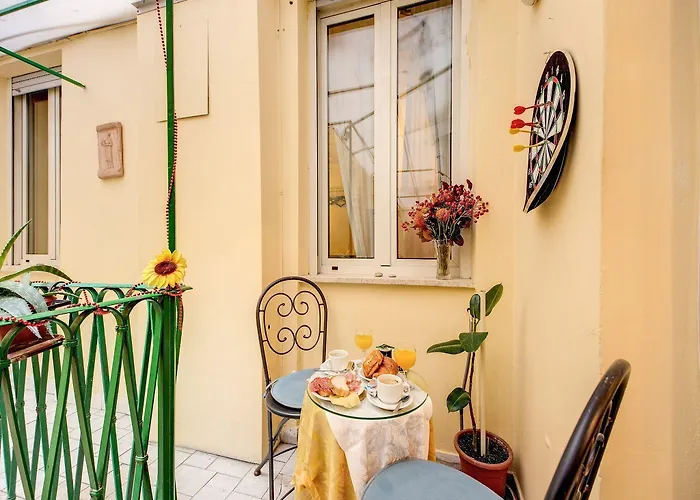 吉欧托弗拉维亚酒店 2*