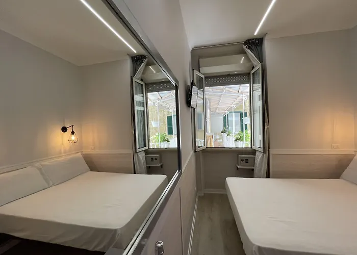 吉欧托弗拉维亚酒店 2*